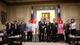 會見法國慶賀團 韓國瑜：台灣民主碰撞後會更成熟