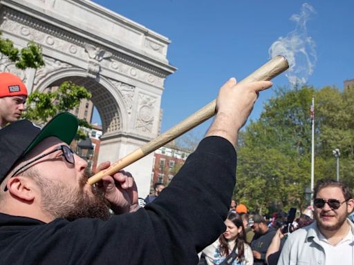 Biden confirma su apoyo para reclasificar la marihuana como una droga de bajo riesgo