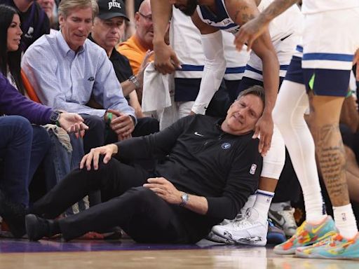 What happened to Chris Finch? Why Timberwolves coach is on crutches during NBA Playoffs after knee injury | Sporting News