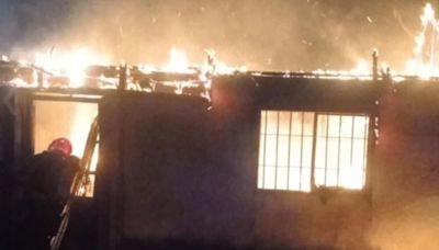 Córdoba: se incendió una casa prefabricada, cayó el techo y murió un hombre