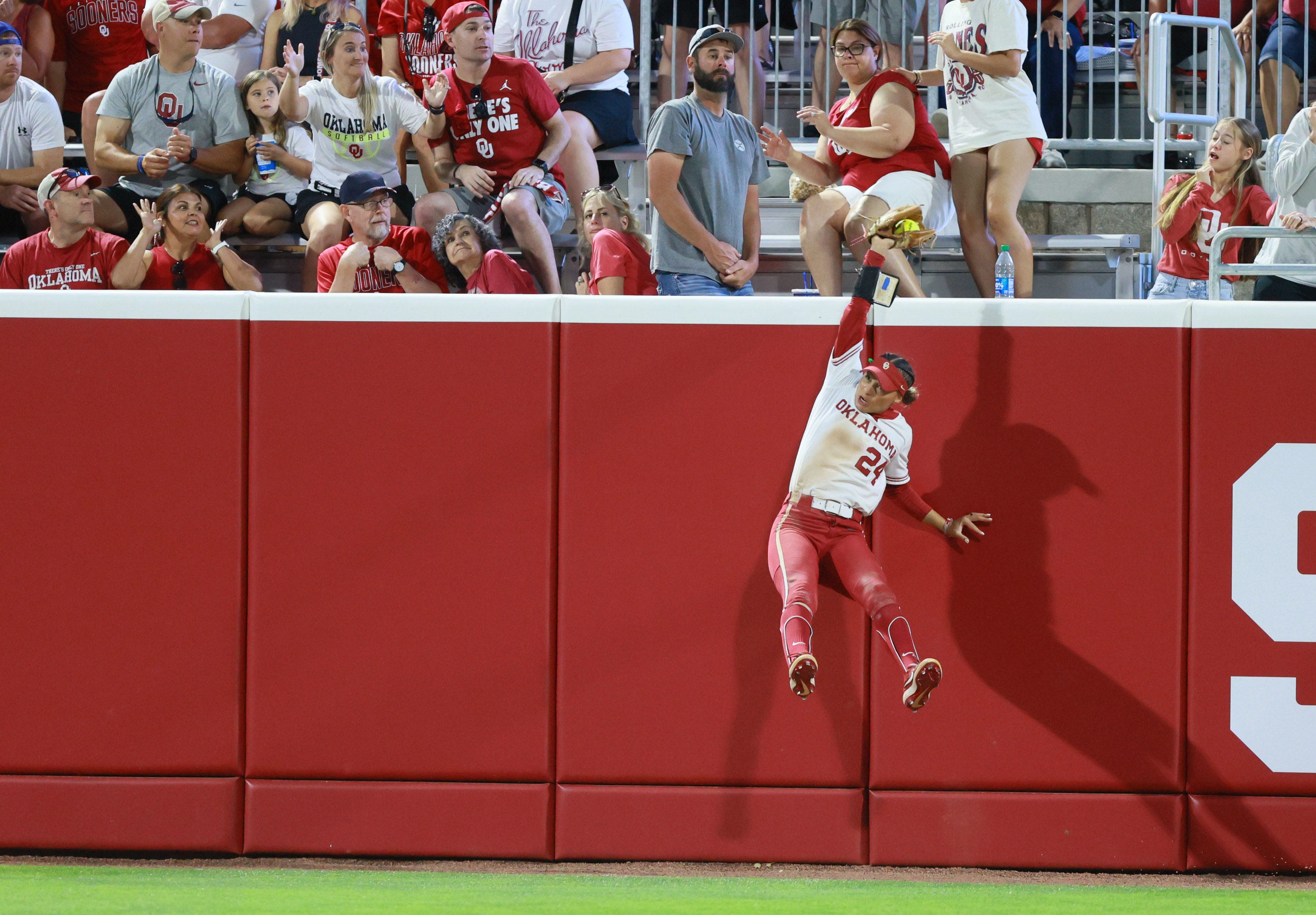 How Jayda Coleman's 'unbelievable' catch lifted OU softball past Florida State into WCWS