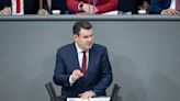 Bezahlung von Betriebsräten: Bundestag nimmt neue Regeln an