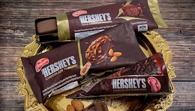 Hershey’s is giving away free ice cream bars over three weekends!