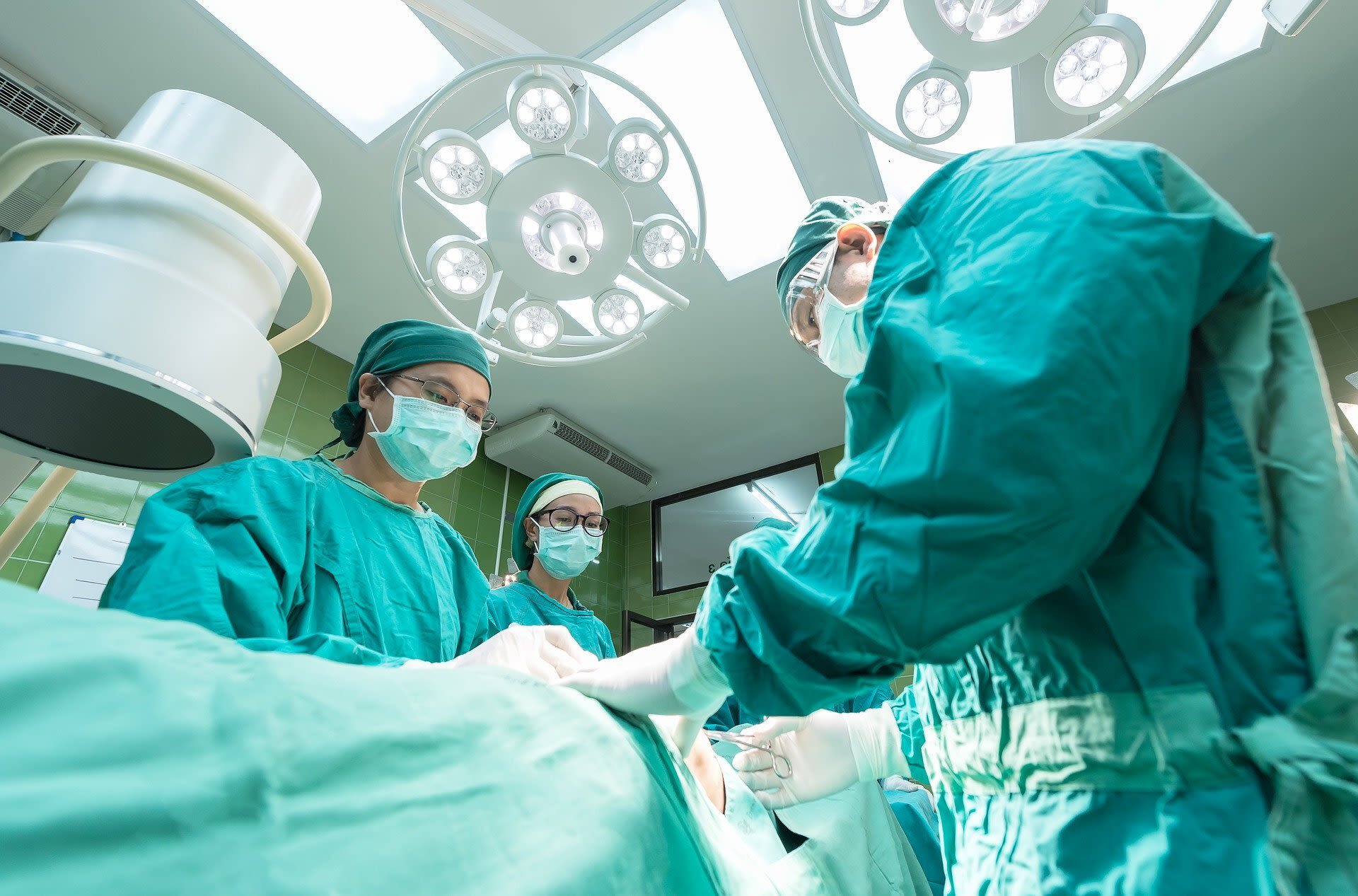 Standardized preoperative, surgical, antibiotic practices improve orthopedic, colorectal, abdominal surgery outcomes