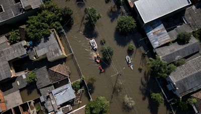 El agua anega dos barrios más de Porto Alegre por la desconexión de una bomba de drenaje