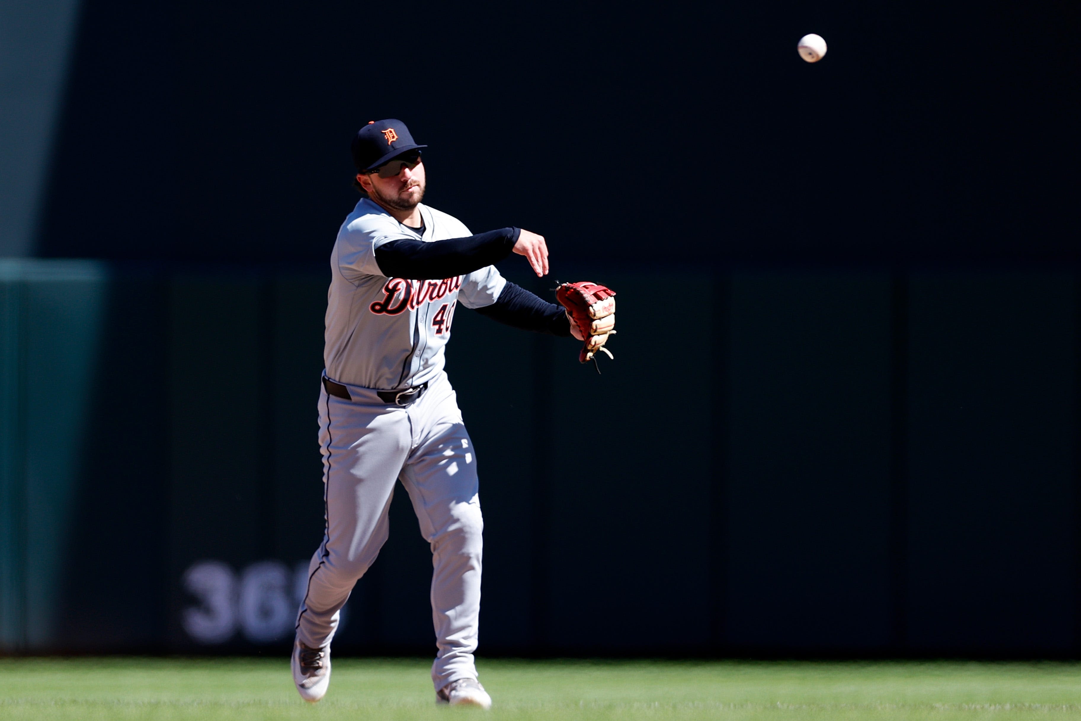 Detroit Tigers trade Buddy Kennedy to Philadelphia Phillies for cash considerations