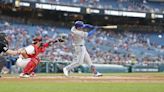 SEE IT: Mets' Jose Iglesias sports new 'OMG' cleats in Friday's series opener against Pirates