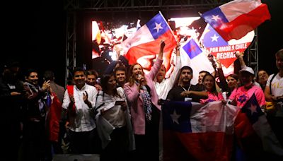 Gráficas alusivas a Loncon, a Rojas Vade y una actividad conjunta de Chile Vamos: el despliegue de la derecha a dos años del triunfo del Rechazo - La Tercera