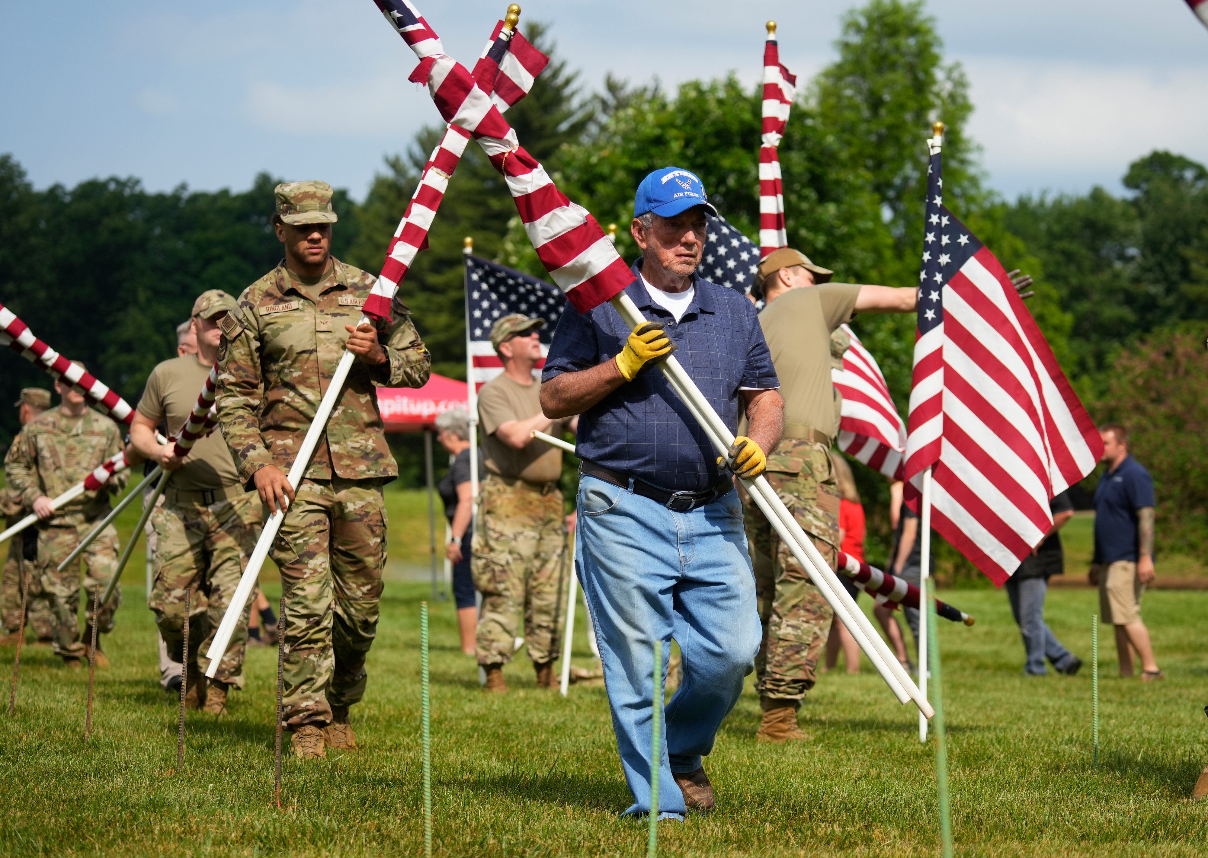 How to properly hang, display the US flag for Memorial Day