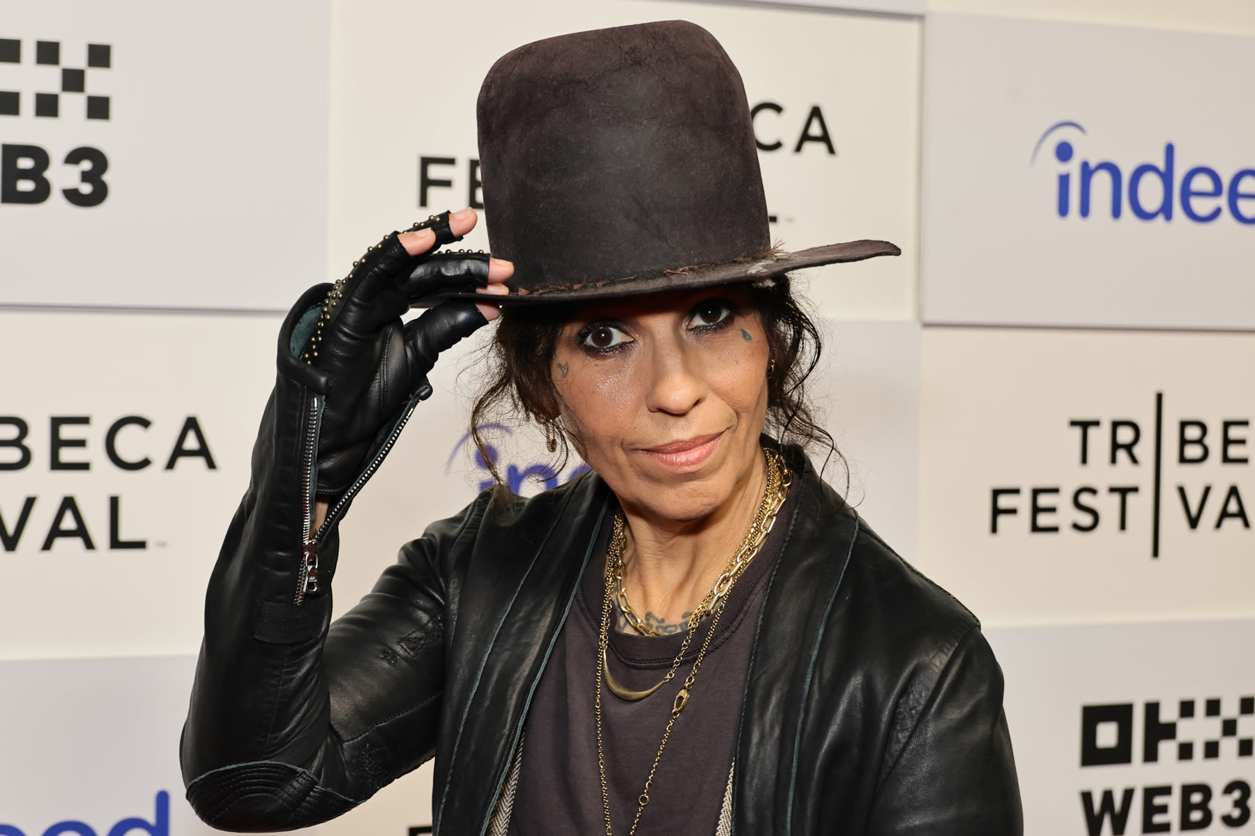 Linda Perry Is Finally Ready to Write For Herself Again