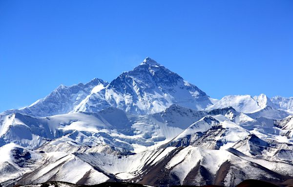 Mount Everest deaths rise and climbers missing amid ice falls near summit