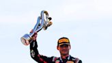 Verstappen marca récord de victorias tras ganar el Gran Premio de Italia. Mexicano Pérez llega segundo