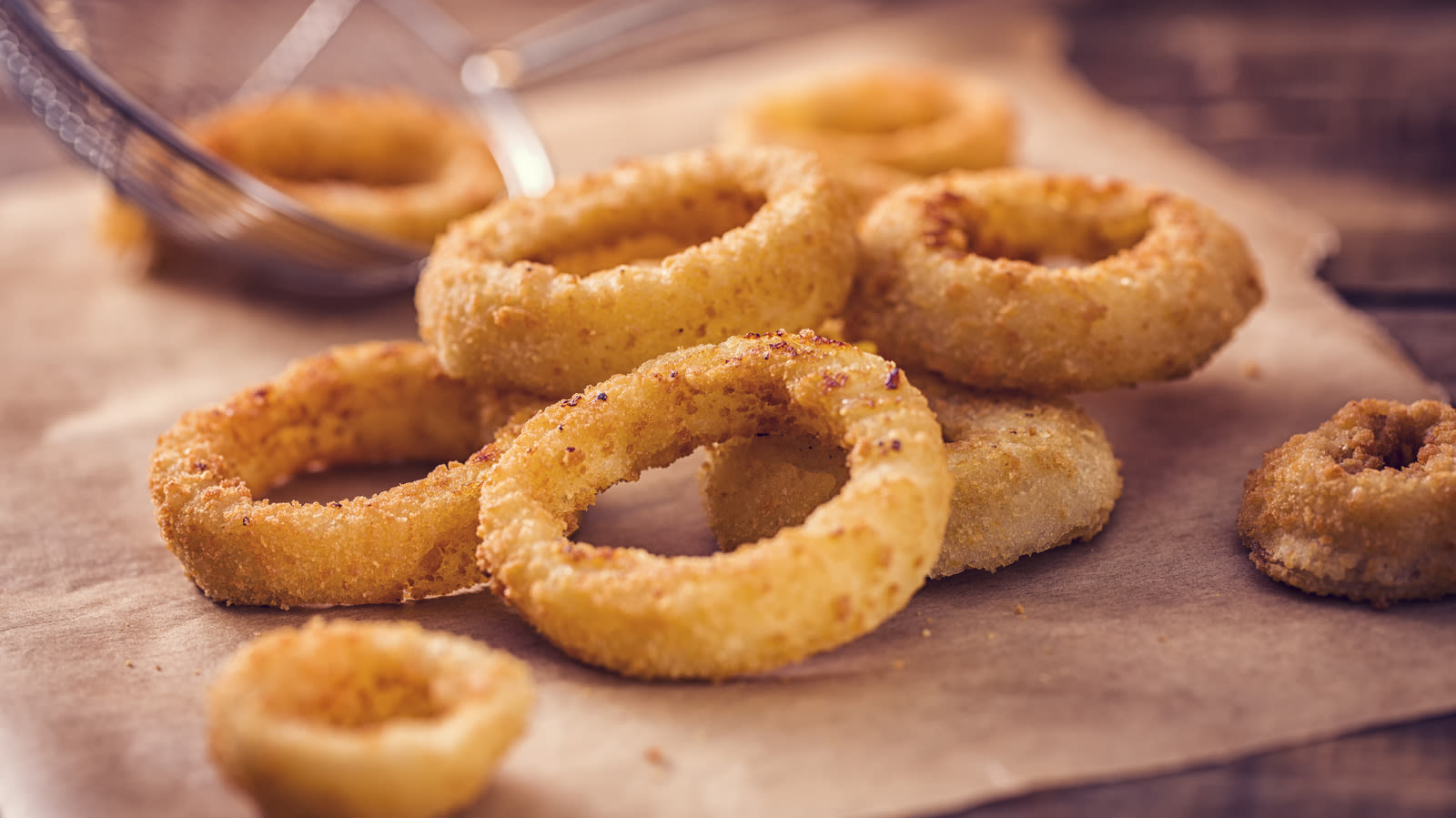 The Absolute Best Onion Rings In The US, According To Customers