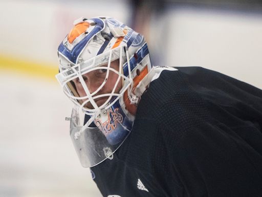 Oilers sign backup goalie Calvin Pickard to 2-year contract extension