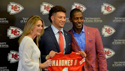 Randi Mahomes discusses her early doubts about Chiefs HC Andy Reid’s strategy