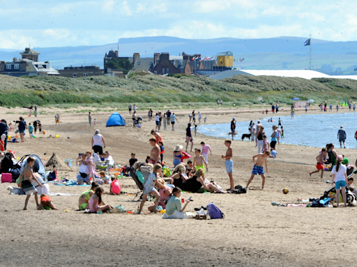 Scots set to enjoy more sunshine this weekend - but only after midweek downpours