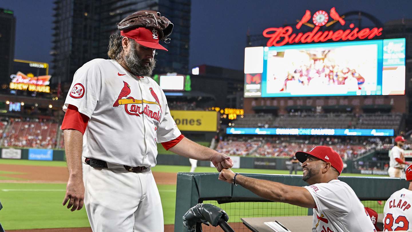 Cardinals All-Star Hurler Reaches Career Milestone; Is Retirement Next Step?