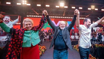 Ao lado de Lula, Boulos oficializa candidatura à prefeitura de São Paulo