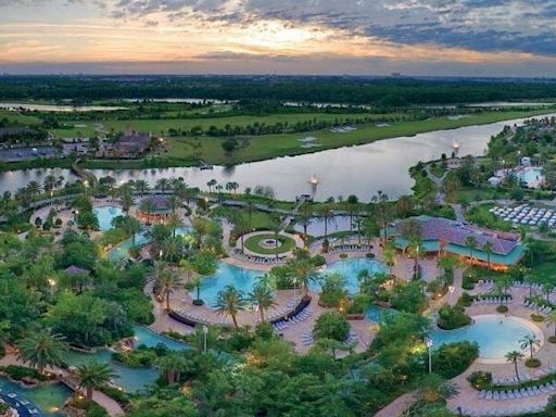 You might find it hard to get your kids to leave these 10 Orlando hotels for the parks