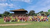 La mayor pandilla de Asturias, los 'Amigos Disfrutones', toma el Sella