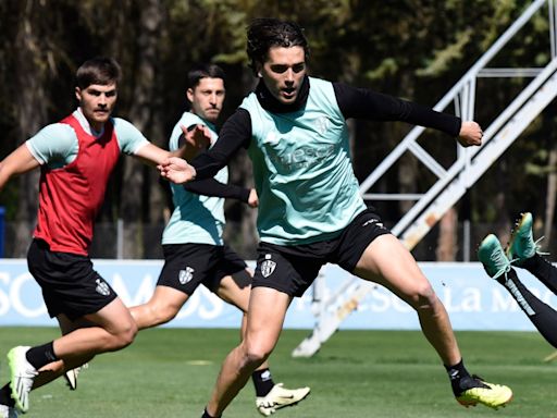 Javi Martínez cierra su ciclo en el Huesca