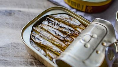Olvídate de comer sardinas en lata: la razón que dan los expertos para no volver a comerlas