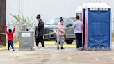 San Antonio to shut down airport center for asylum-seekers