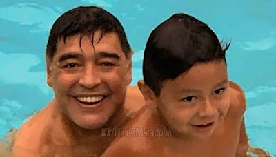 El fuerte reclamo de Dieguito Fernando por la muerte de Diego Maradona: "Te extraño"