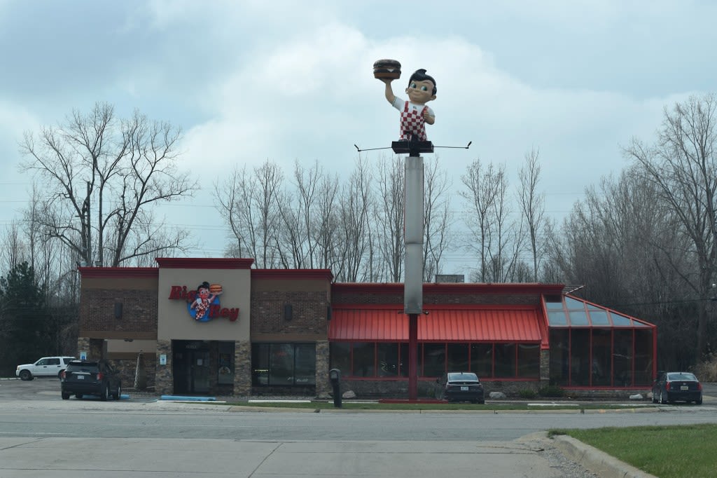 In reversal, car wash gets special use approval for Chesterfield Twp. Big Boy site