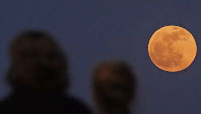 April Pink Moon 2024: A spectacular sight in the night sky - ​Parisian lunar​