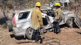 Queda prensada en accidente sobre carretera Apatzingán; la salvan