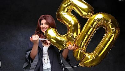 Akshay Kumar's Wife Twinkle Khanna Reflects On Life At 50: 'Wonder If It's Pregnancy Or...'