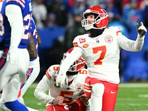 Travis Kelce Talks New Rule, New Role for Kicker Harrison Butker: Chiefs Tracker