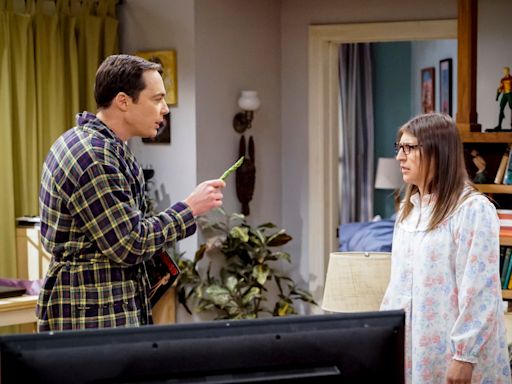 Here’s Your First Look at Big Bang Theory Stars Jim Parsons and Mayim Bialik on Young Sheldon