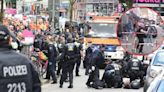 Impactante video: la policía alemana abatió a un hombre que los amenazaba con un hacha | + Deportes
