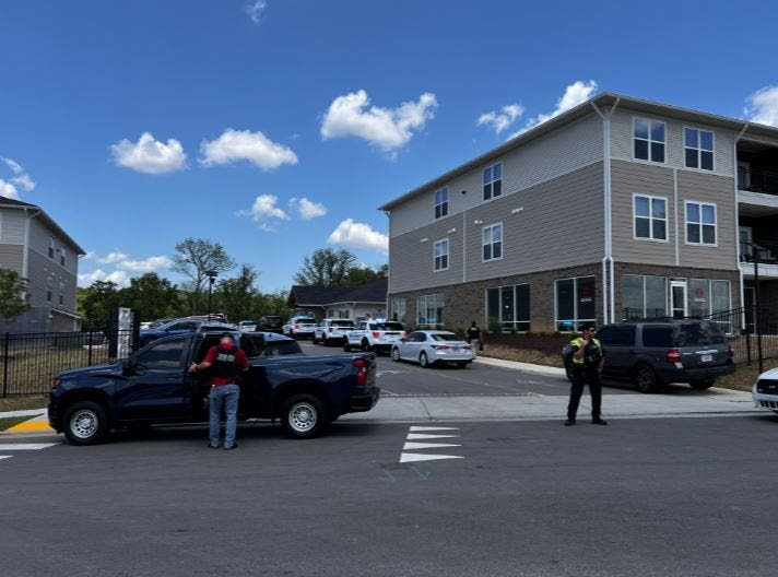 Nashville police officer shot in leg, second person also wounded at apartment complex