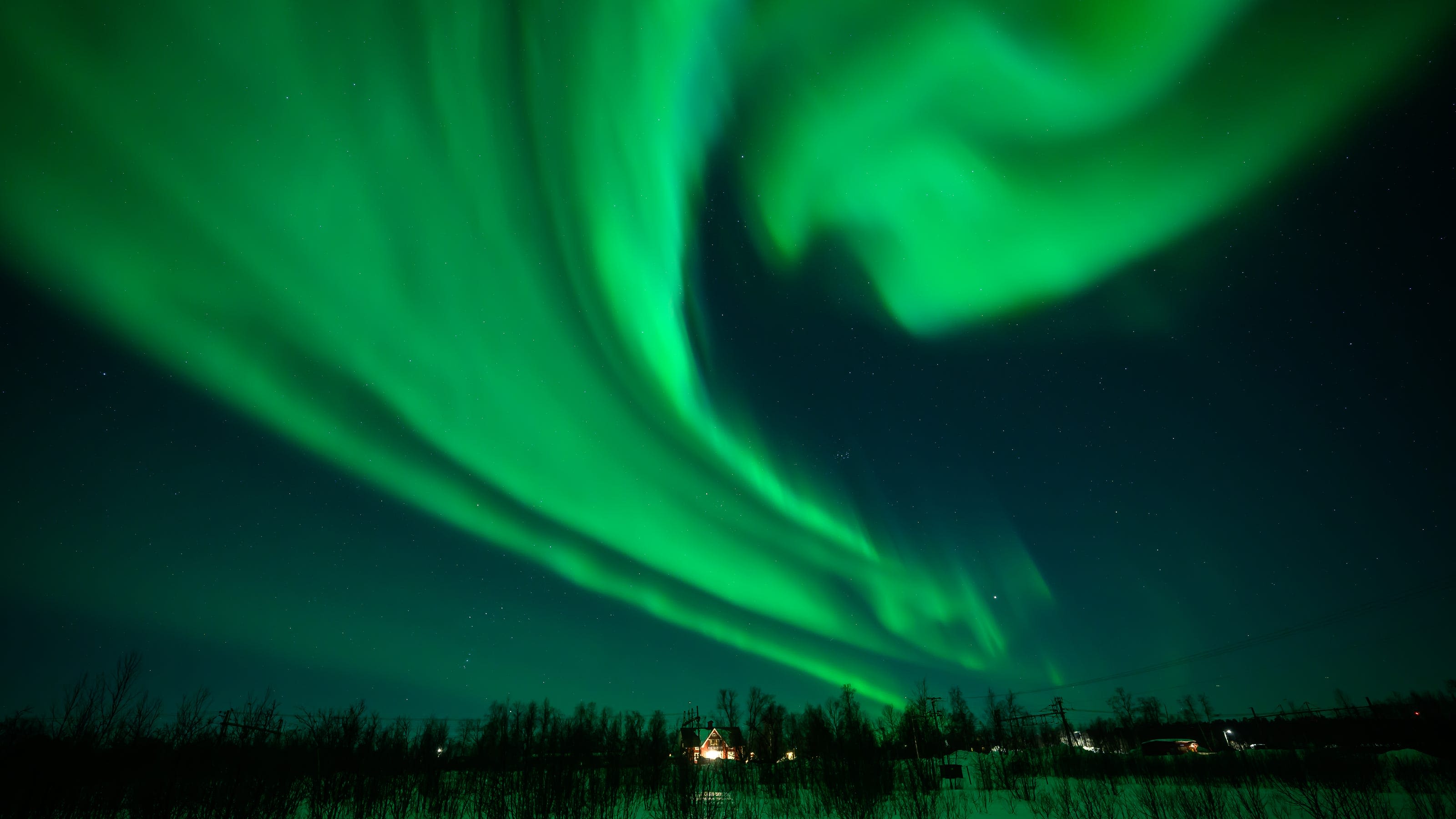 Powerful solar event bringing northern lights to Montana this weekend