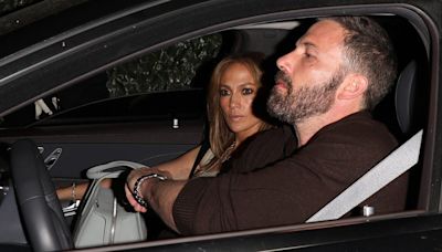 Jennifer Lopez And Ben Affleck No Longer Have The Look Of Love, Body Language Expert Claims