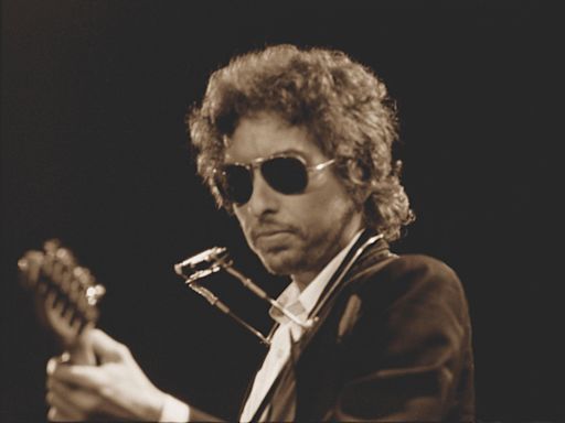 Bob Dylan’s 1974 Tour With the Band to Be Commemorated With 27-Disc Boxed Set