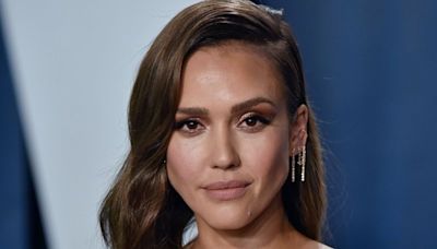 Watch: Jessica Alba takes on gang in action thriller 'Trigger Warning'