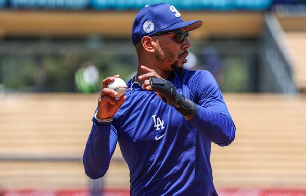 Hernández: Mookie Betts returns soon from injury, but where do the Dodgers play him?
