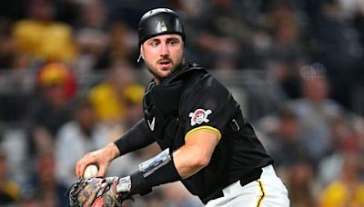 Pirates catcher Bart returns from thumb injury