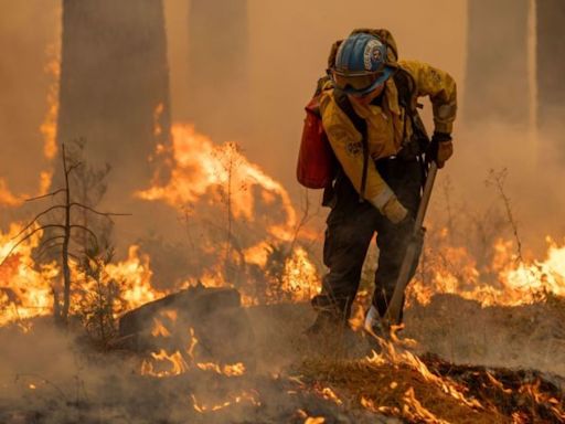 Una histórica comunidad minera es arrasada mientras Park Fire y otros incendios forestales masivos arrasan en el oeste de los Estados Unidos