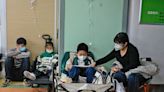La OMS le pide a China información sobre el repunte de casos de neumonía en niños