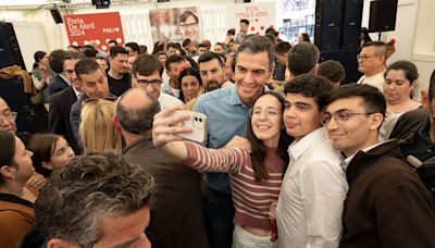 Pedro Sánchez reaparece por sorpresa en Barcelona: primer baño de masas tras sus días de reflexión