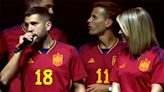 El gran detalle de la Selección Española con Sergio Rico durante la celebración por la Nations League