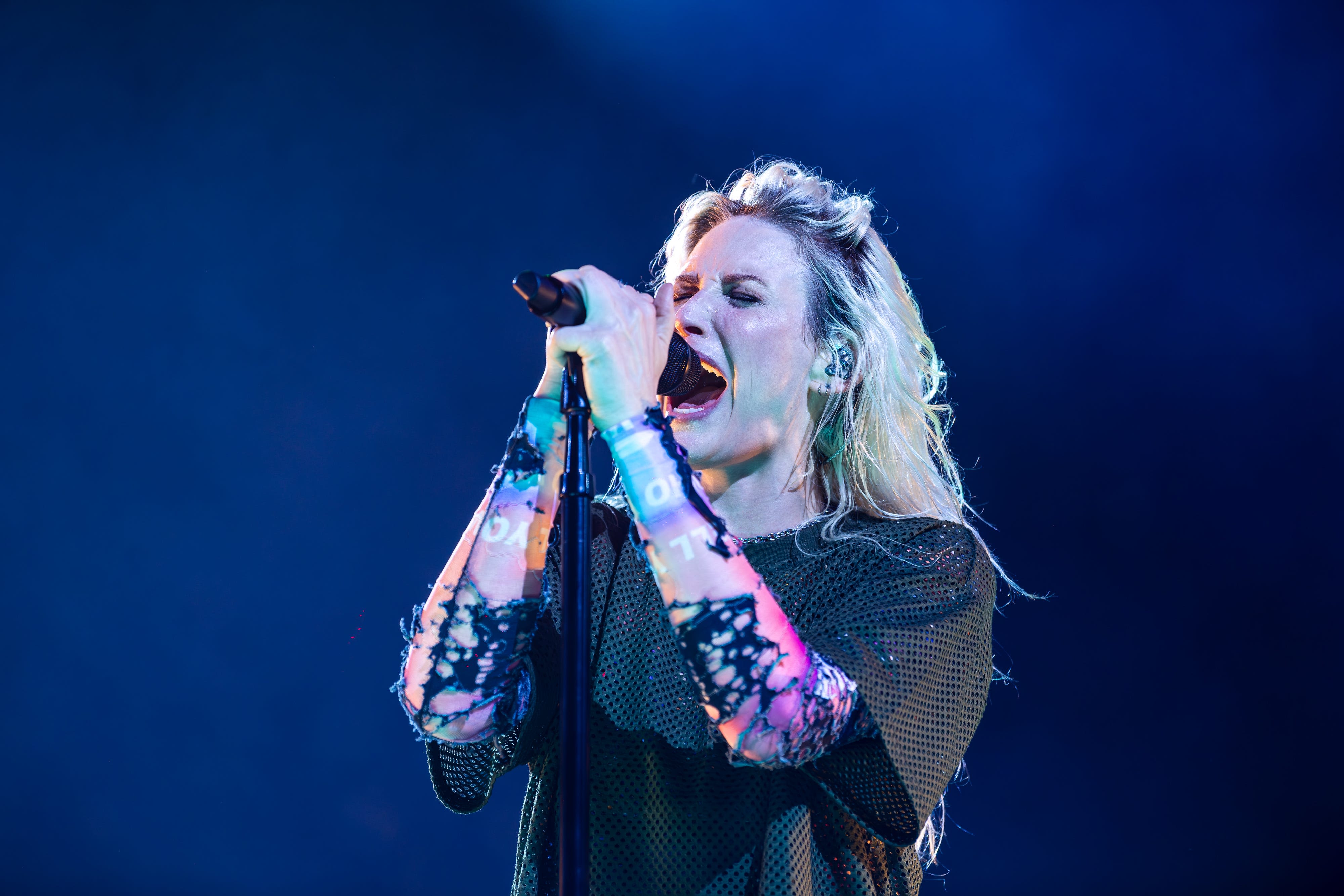 Linkin Park's new singer Emily Armstrong explodes in Los Angeles concert tour kickoff