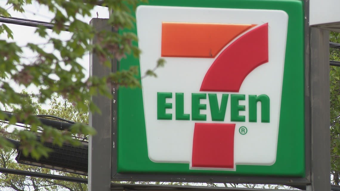 Another DC 7-Eleven robbed with fire extinguisher, police say