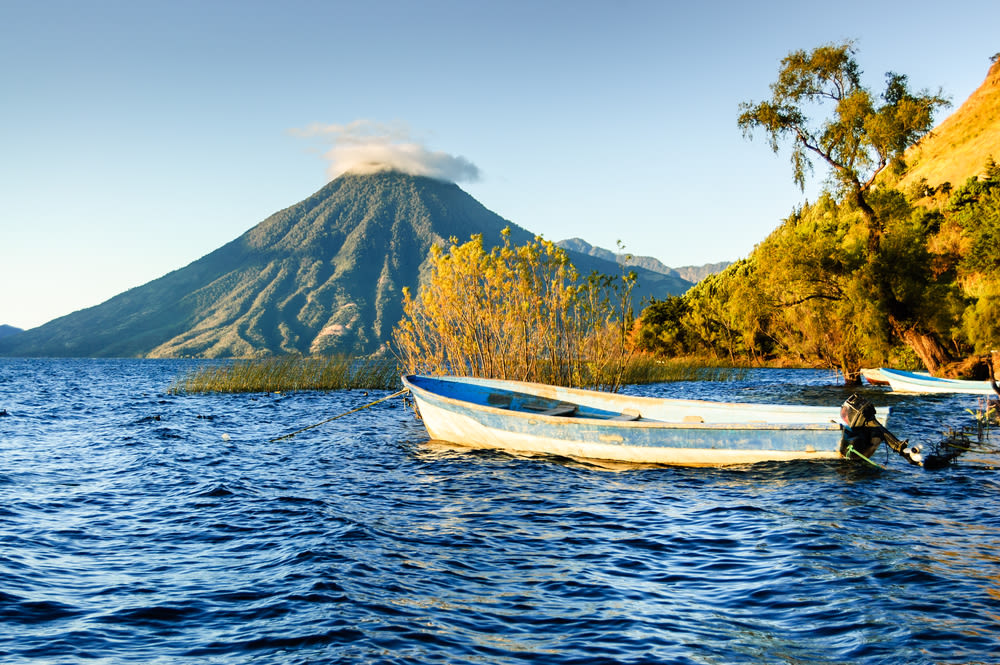 8 Beautiful Lakes Around the World to Plan a Trip to Right Now