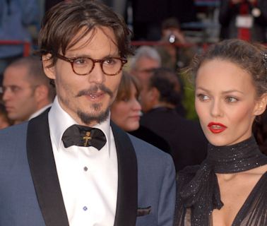 Johnny Depp peint un tableau de Vanessa Paradis, 12 ans après leur séparation